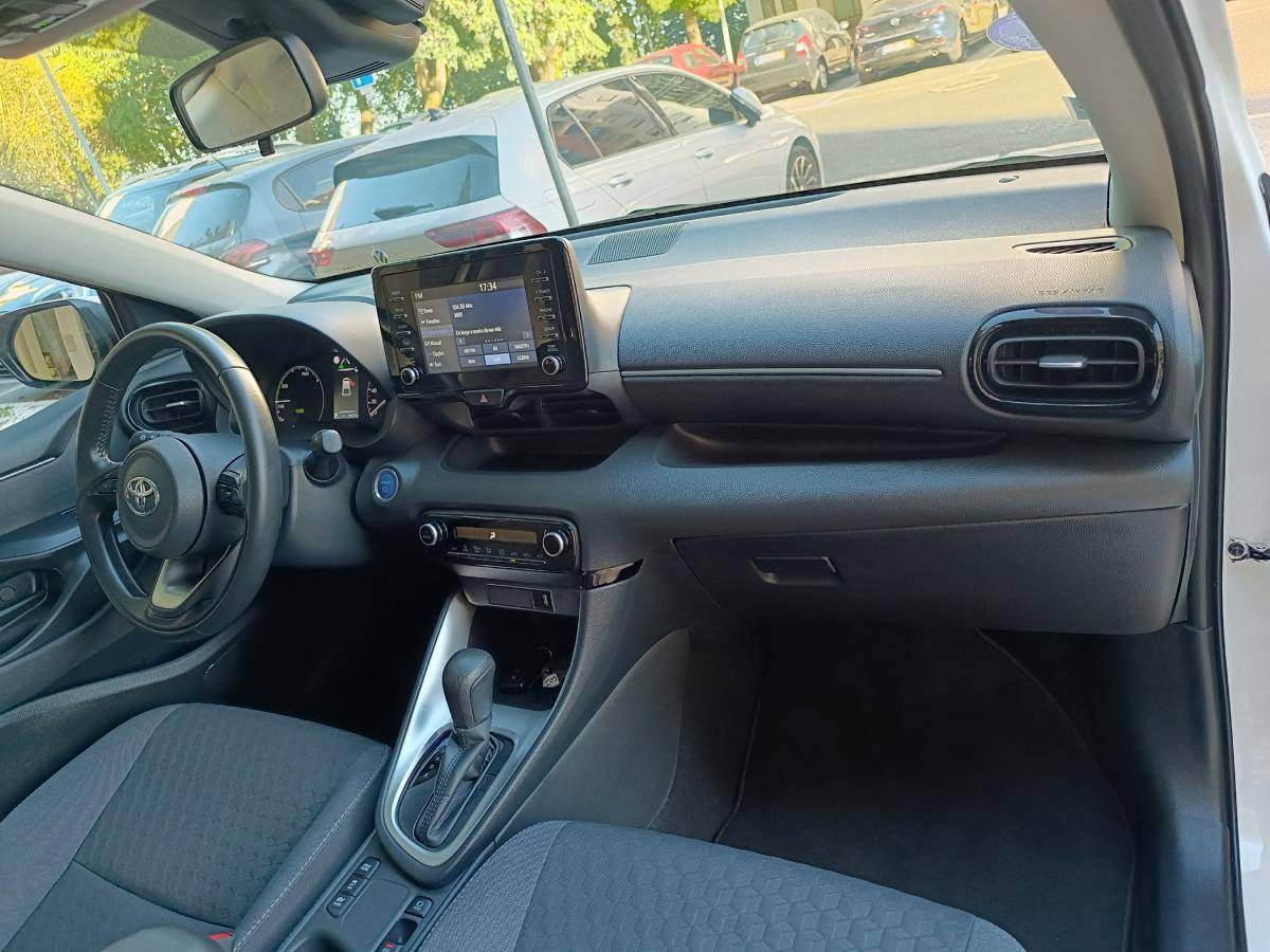 toyota-yaris-2022-hibrido-a-gasolina-1490cc