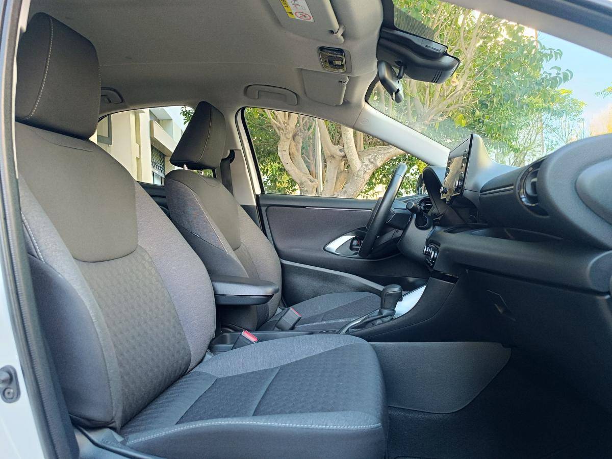 toyota-yaris-2022-hibrido-a-gasolina-1490cc