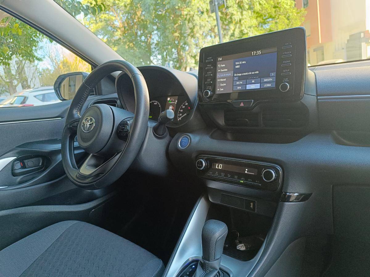 toyota-yaris-2022-hibrido-a-gasolina-1490cc