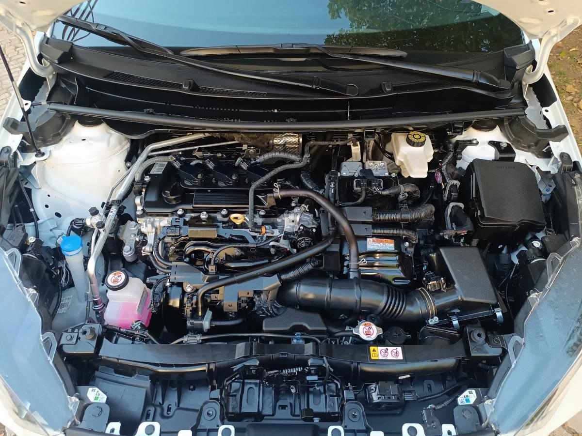 toyota-yaris-2022-hibrido-a-gasolina-1490cc