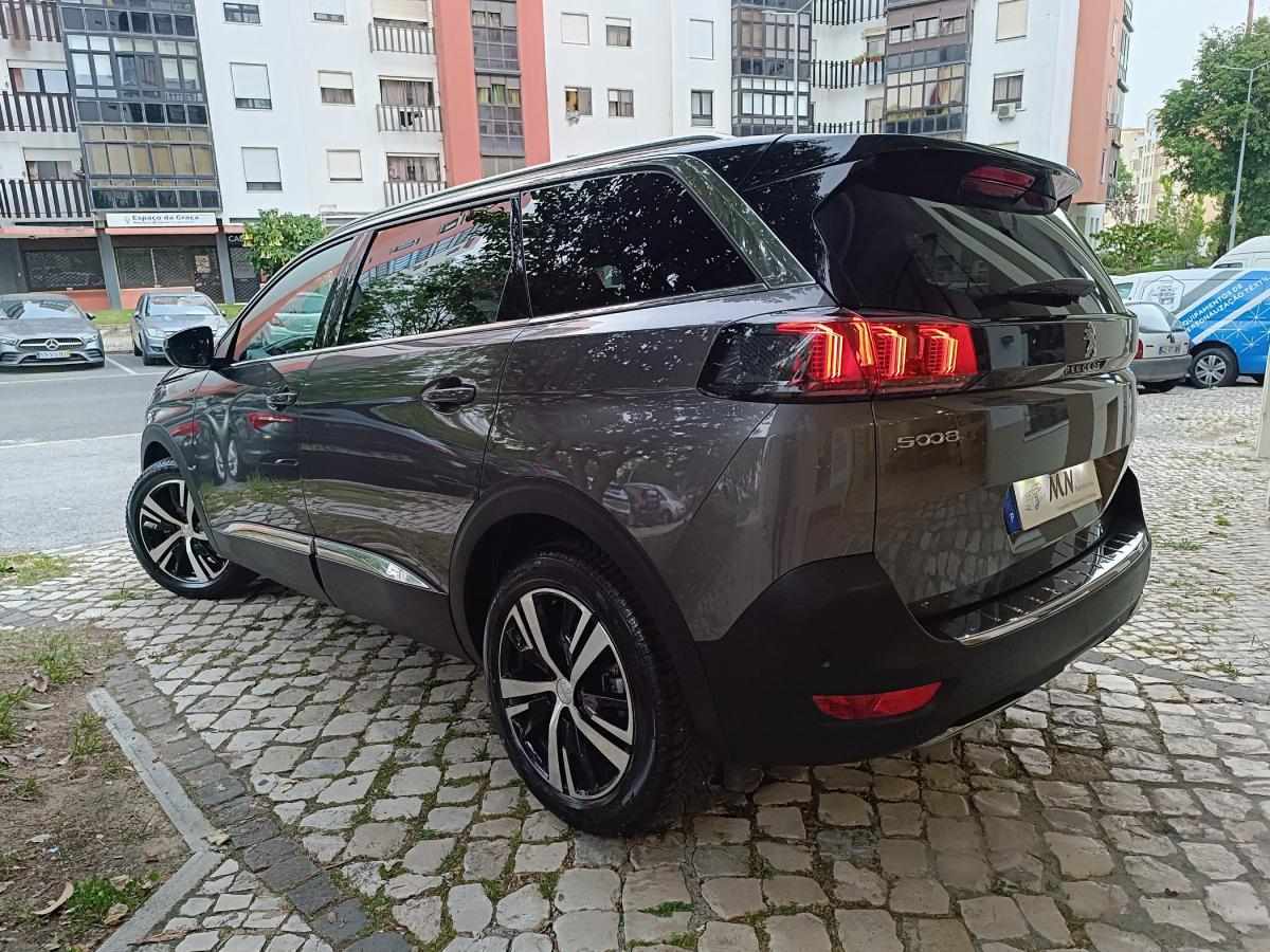 peugeot-5008-2023-gasolina-1199cc