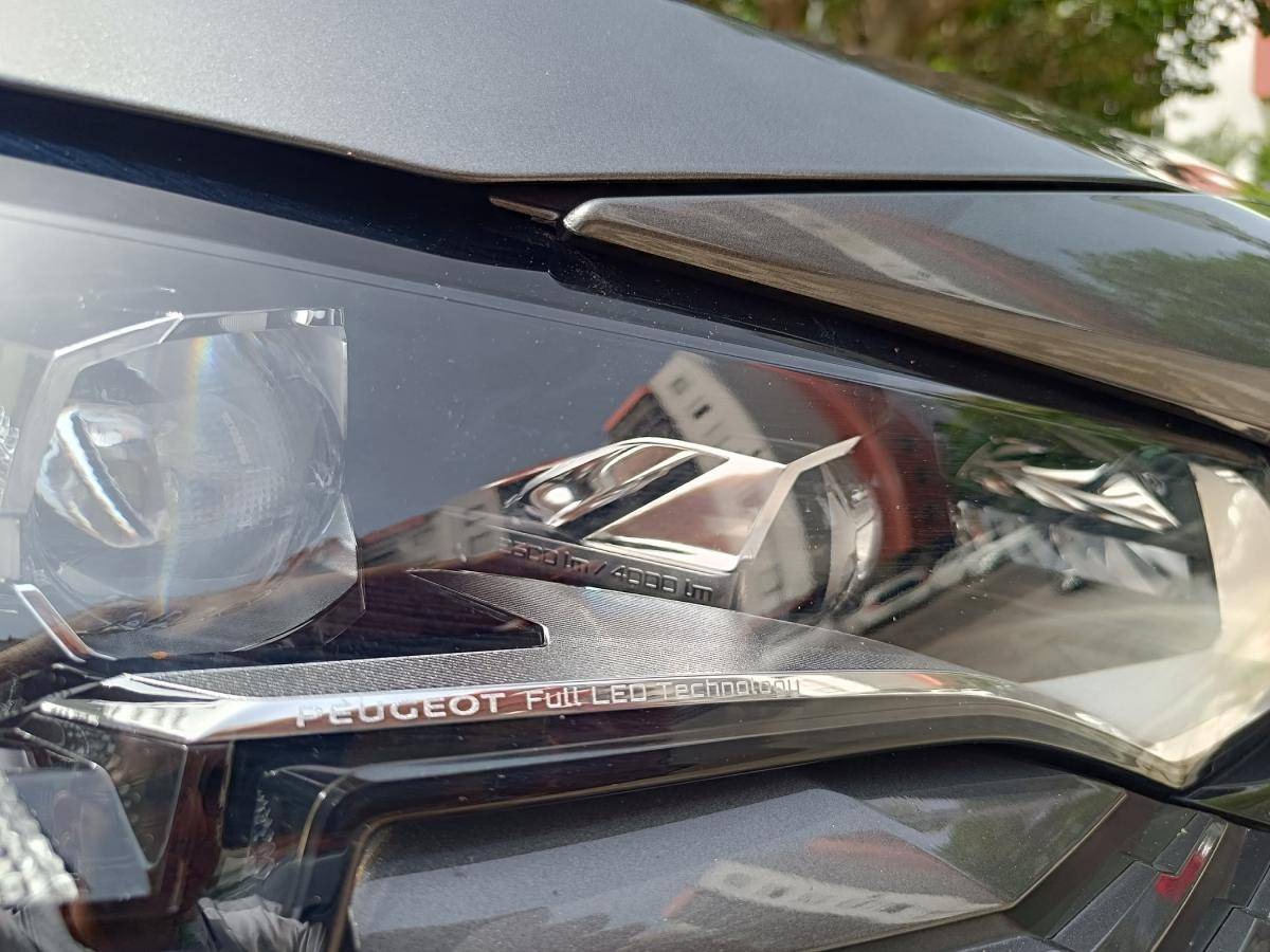 peugeot-5008-2023-gasolina-1199cc