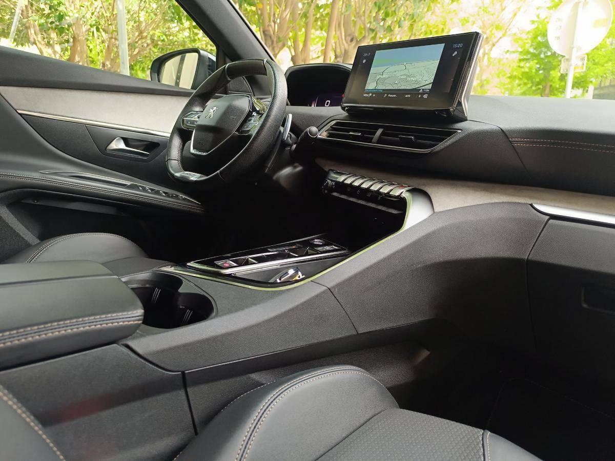 peugeot-5008-2023-gasolina-1199cc