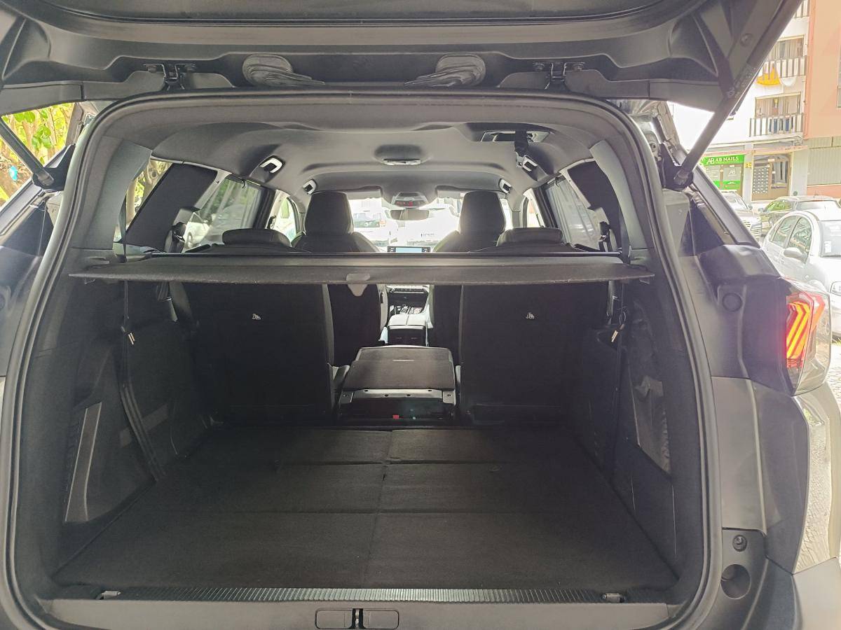 peugeot-5008-2023-gasolina-1199cc