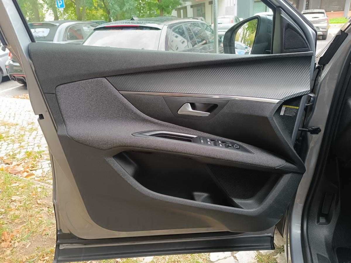peugeot-5008-2022-gasolina-1199cc