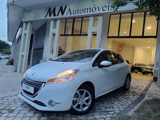 peugeot-208-2015-gasolina-1199cc