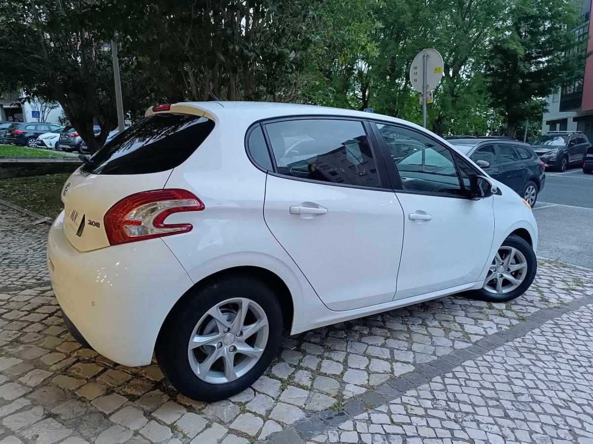 peugeot-208-2015-gasolina-1199cc