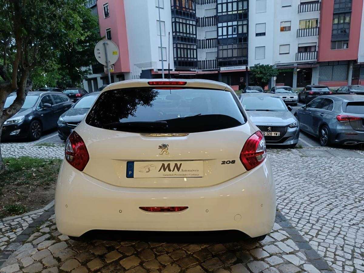 peugeot-208-2015-gasolina-1199cc