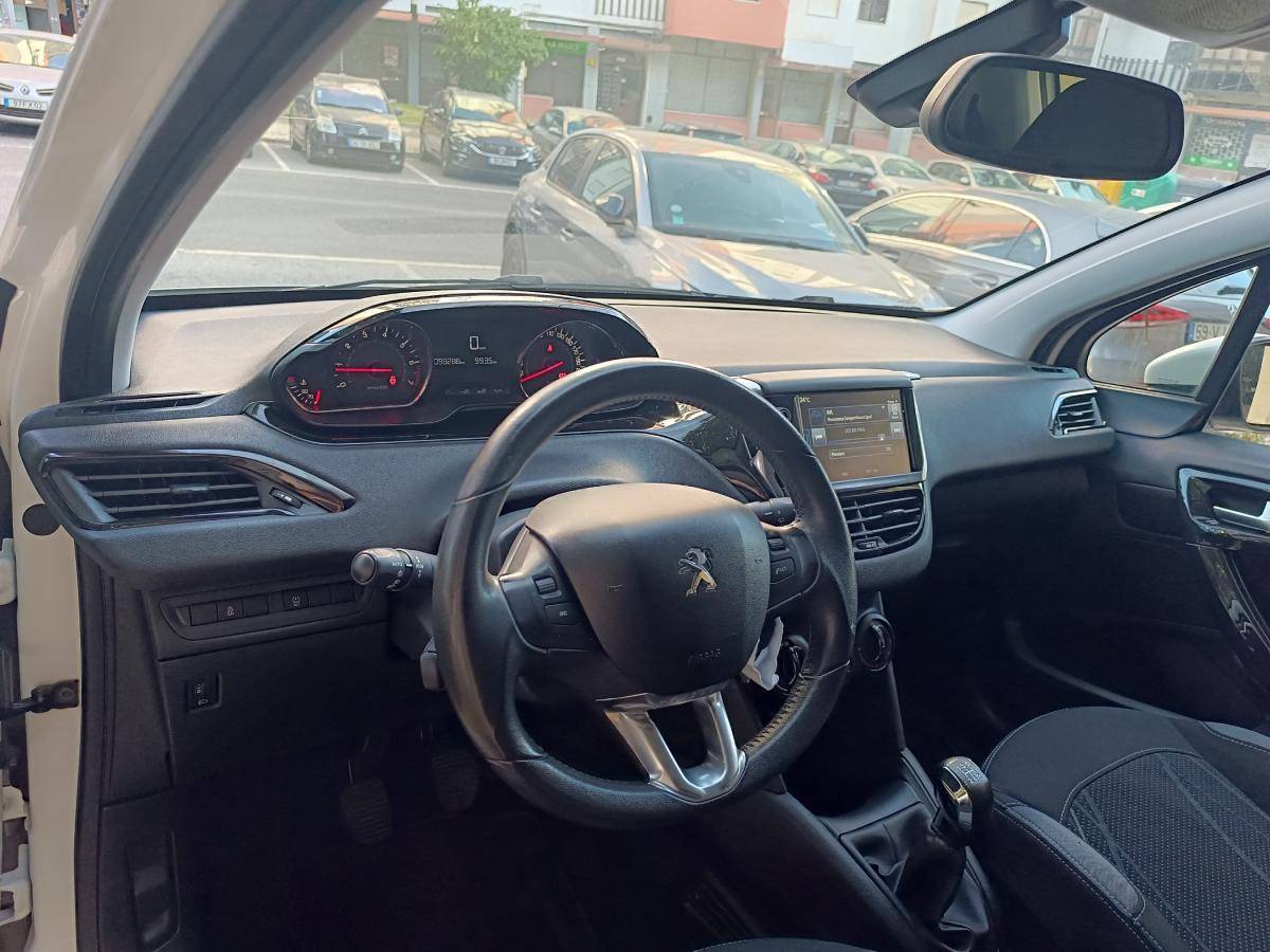 peugeot-208-2015-gasolina-1199cc