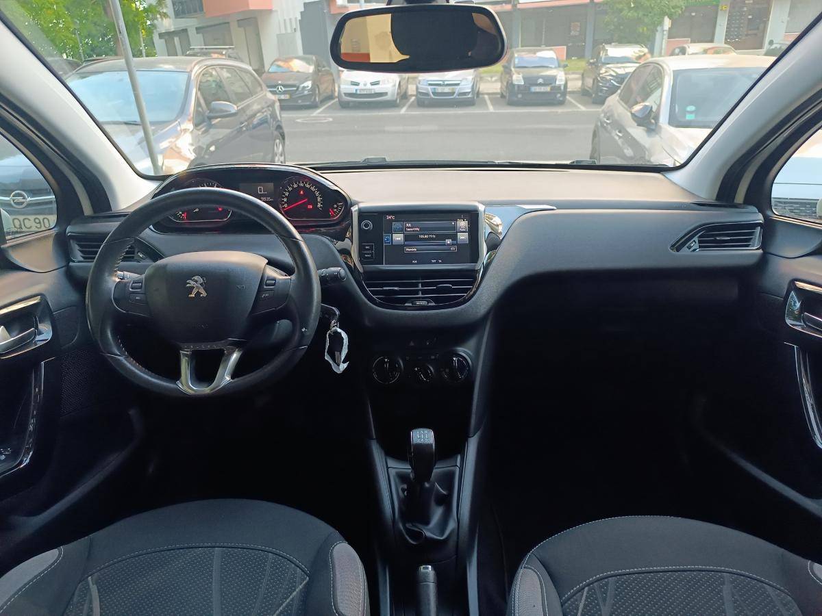 peugeot-208-2015-gasolina-1199cc