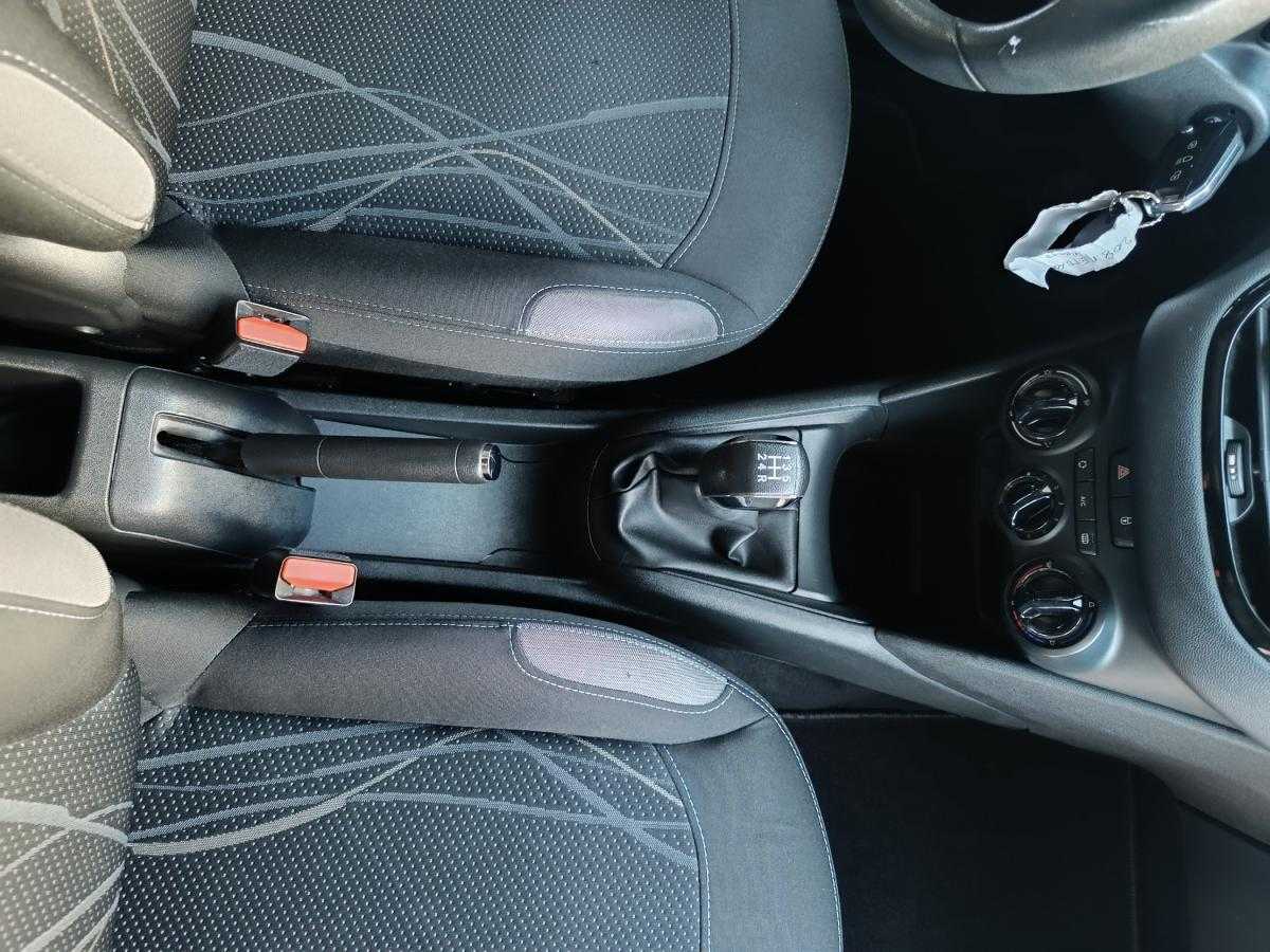 peugeot-208-2015-gasolina-1199cc