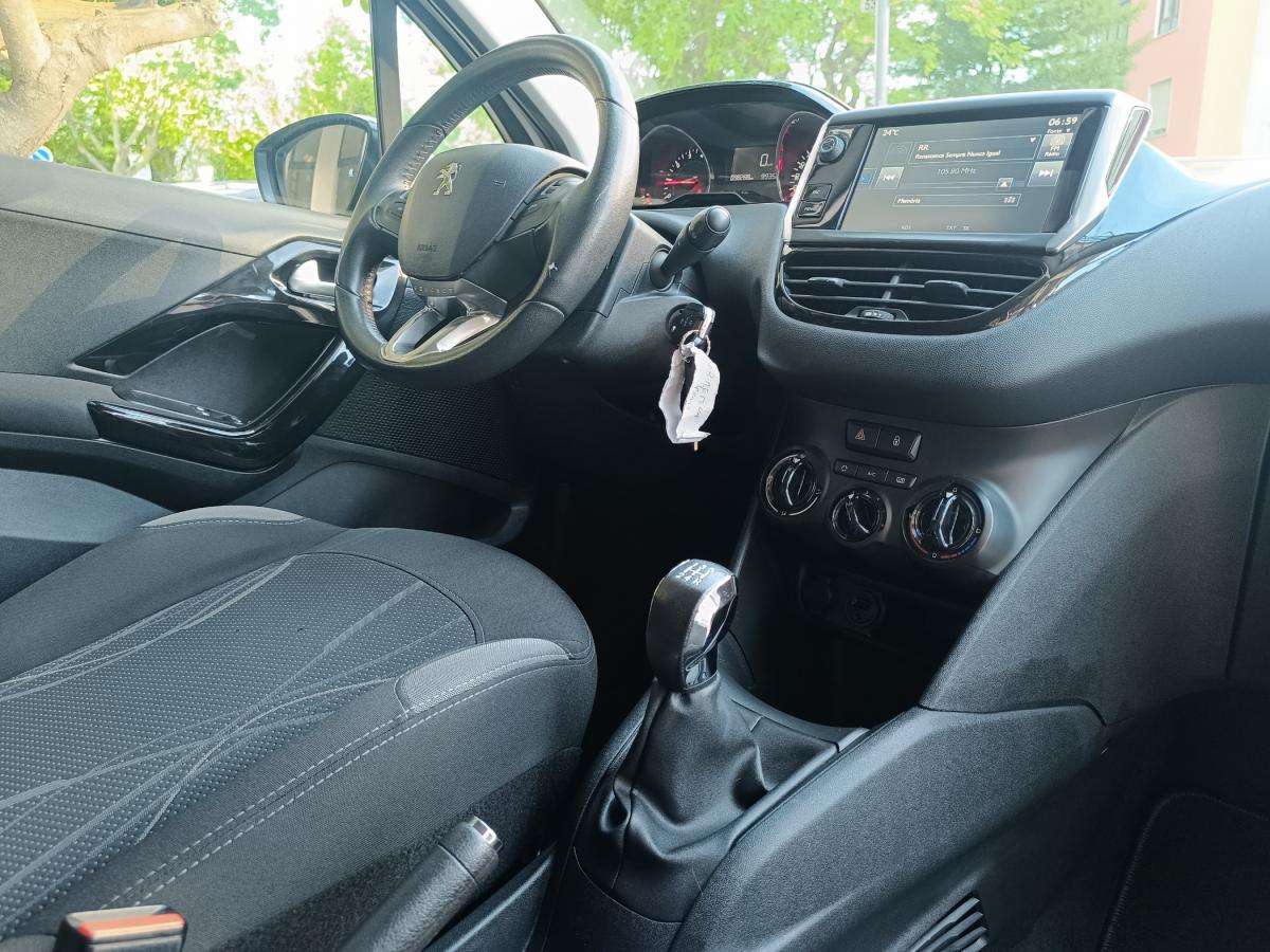 peugeot-208-2015-gasolina-1199cc