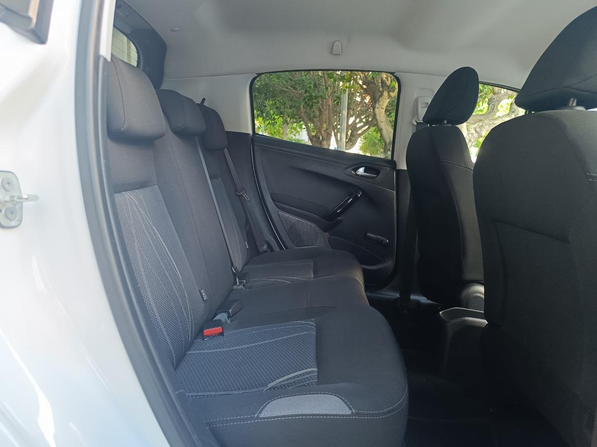 peugeot-208-2015-gasolina-1199cc