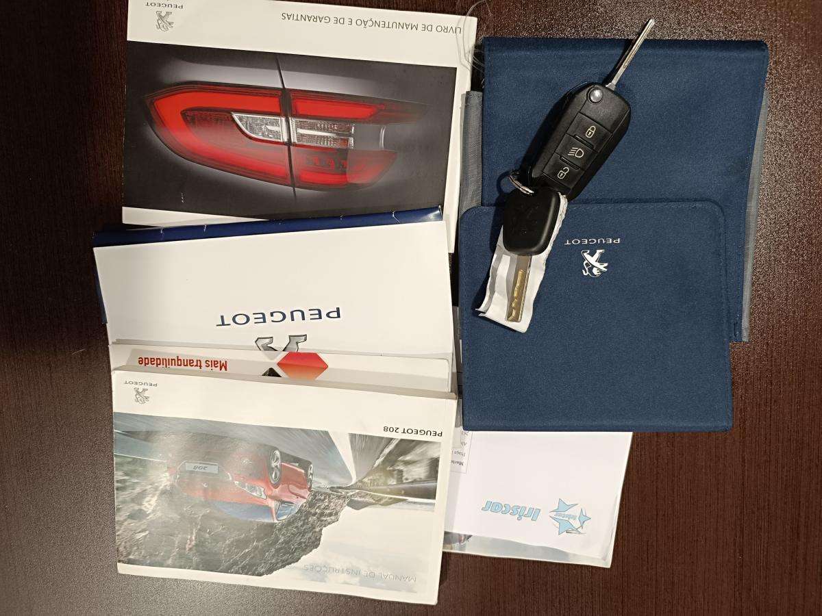 peugeot-208-2015-gasolina-1199cc