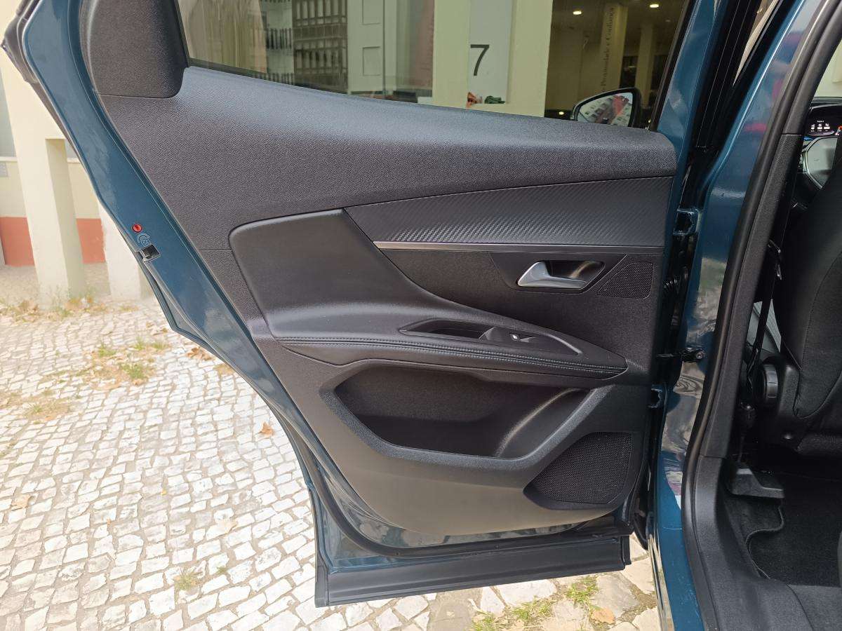 peugeot-3008-2023-gasolina-1199cc