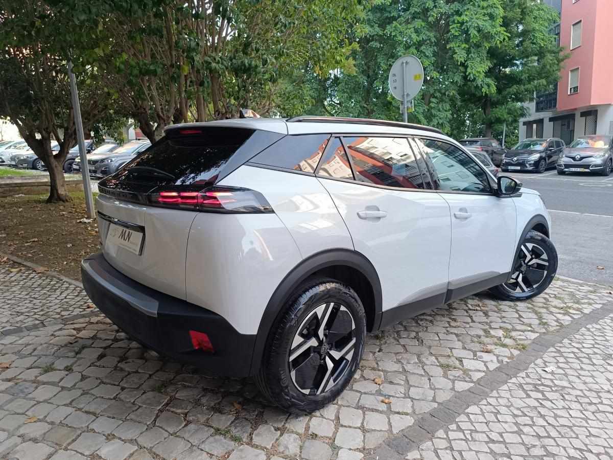 peugeot-2008-2023-gasolina-1199cc