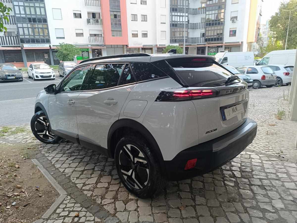 peugeot-2008-2023-gasolina-1199cc