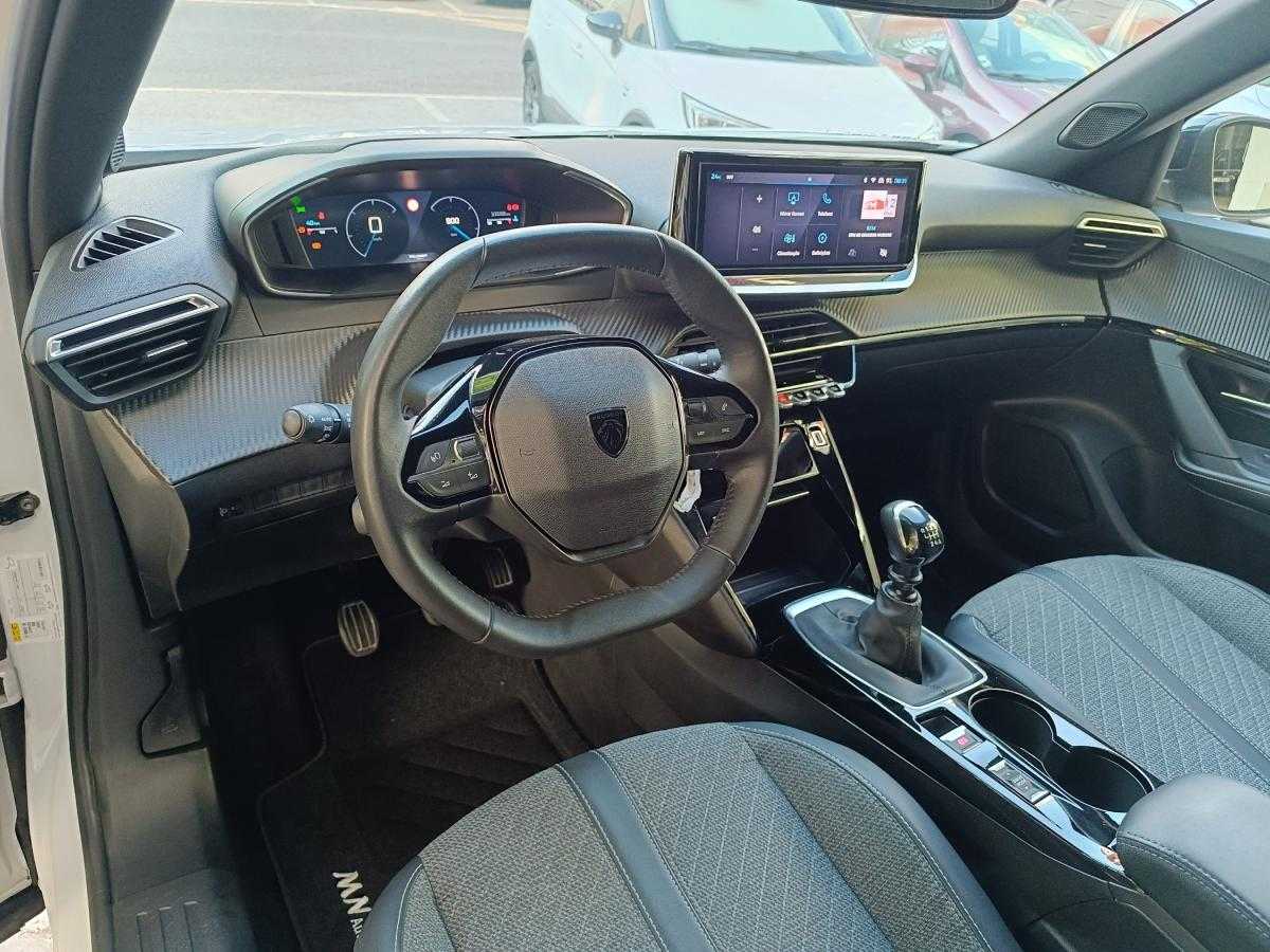peugeot-2008-2023-gasolina-1199cc