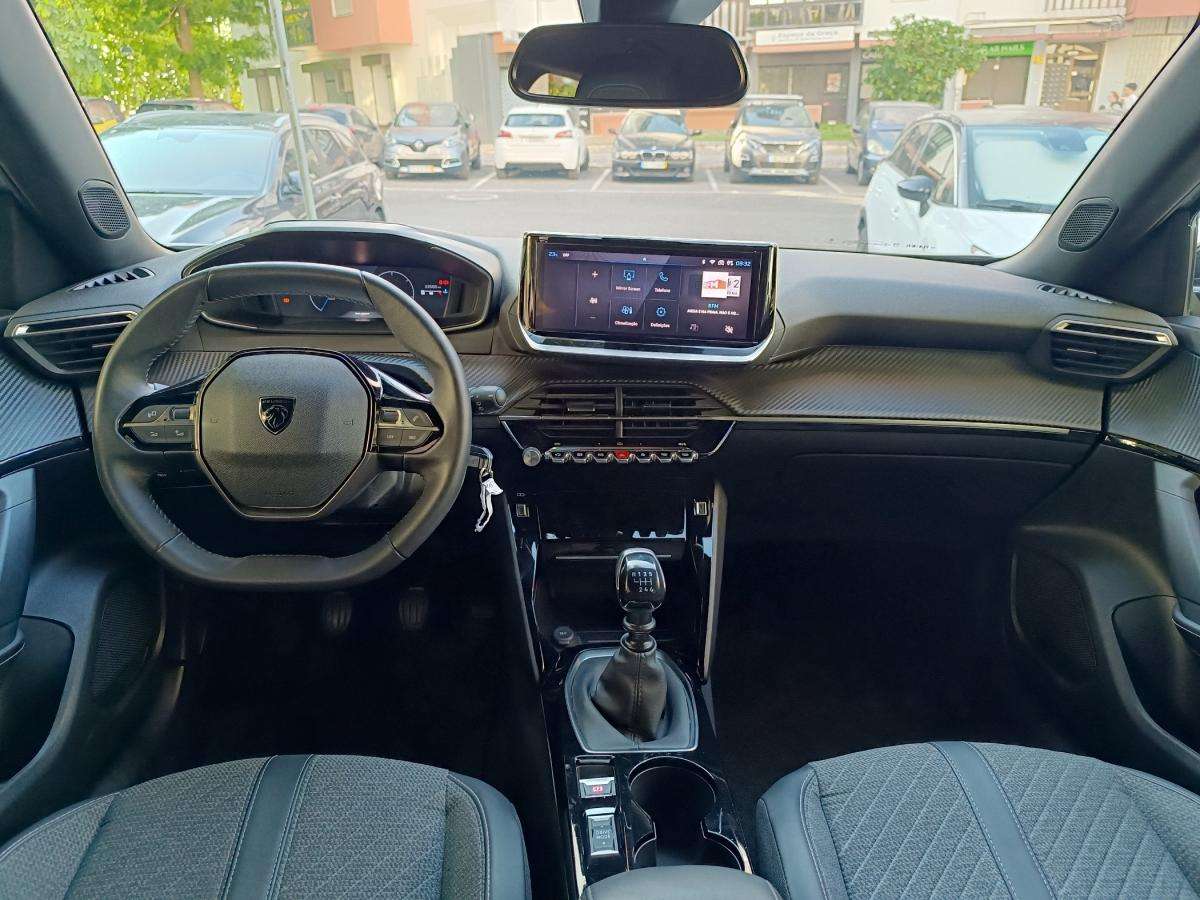 peugeot-2008-2023-gasolina-1199cc