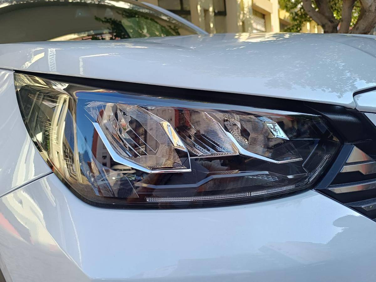 peugeot-2008-2023-gasolina-1199cc