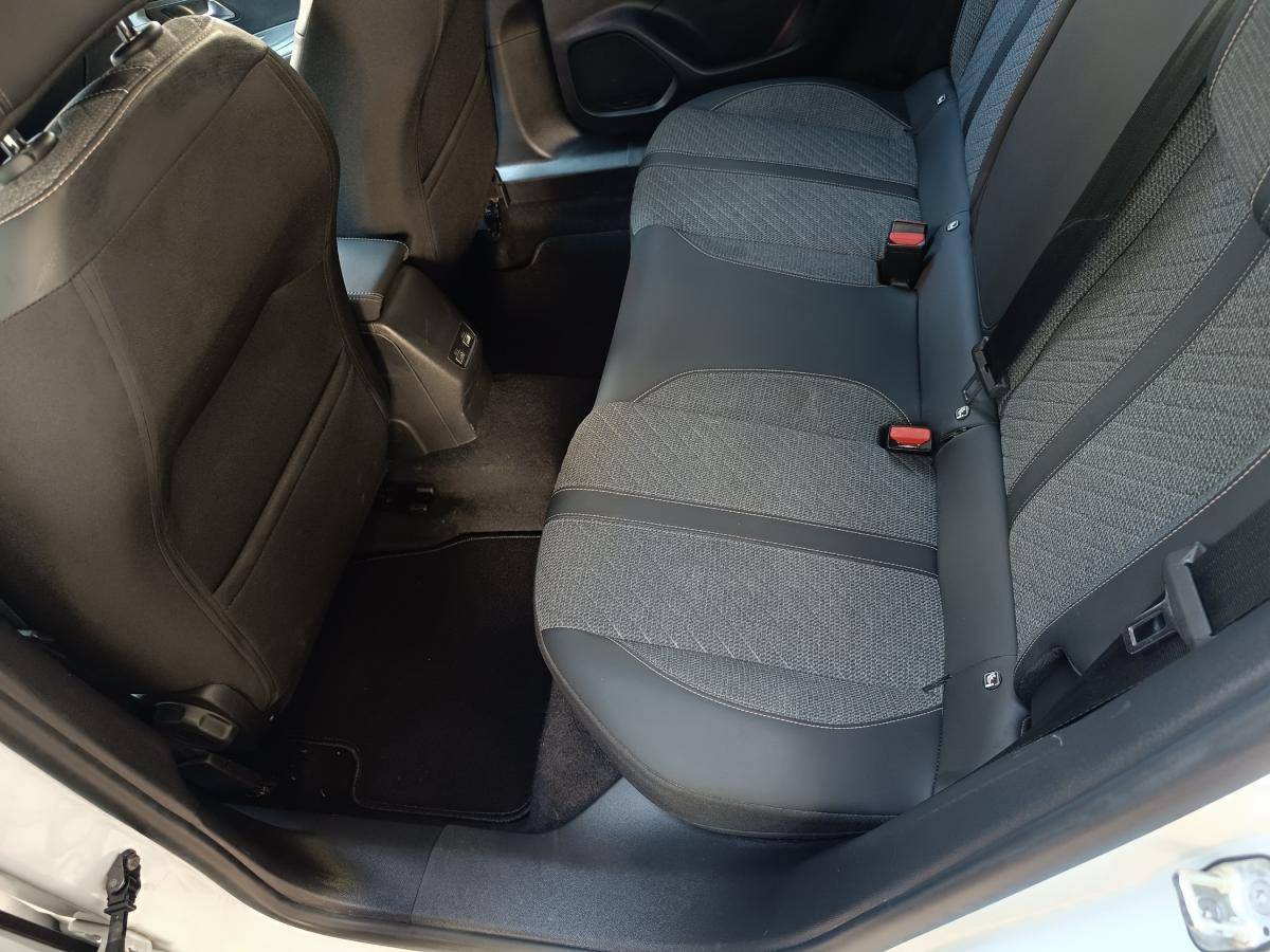 peugeot-2008-2023-gasolina-1199cc