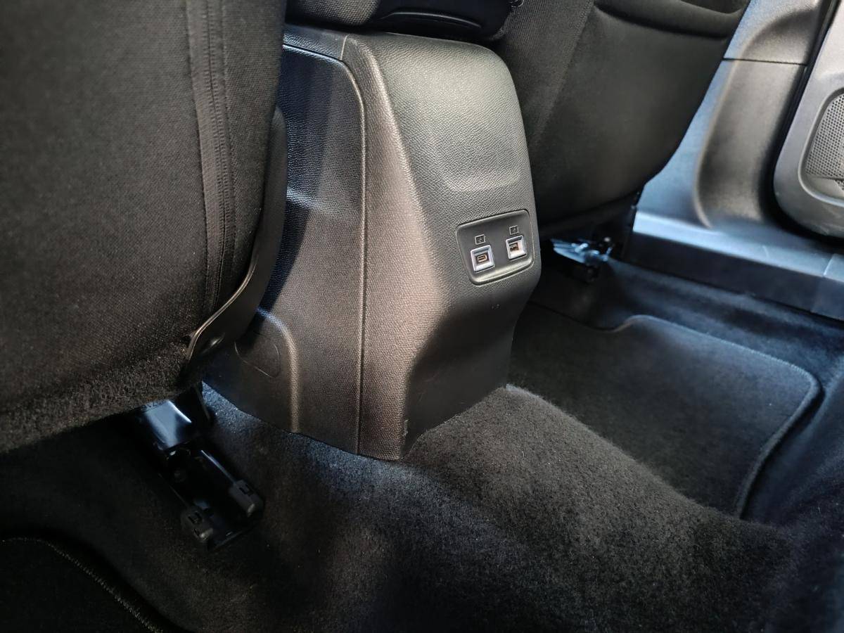 peugeot-2008-2023-gasolina-1199cc