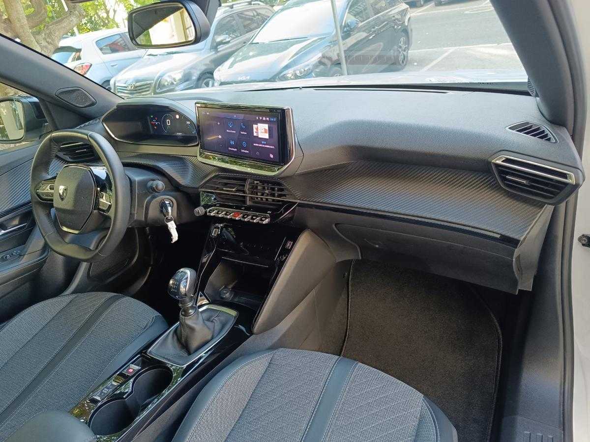 peugeot-2008-2023-gasolina-1199cc