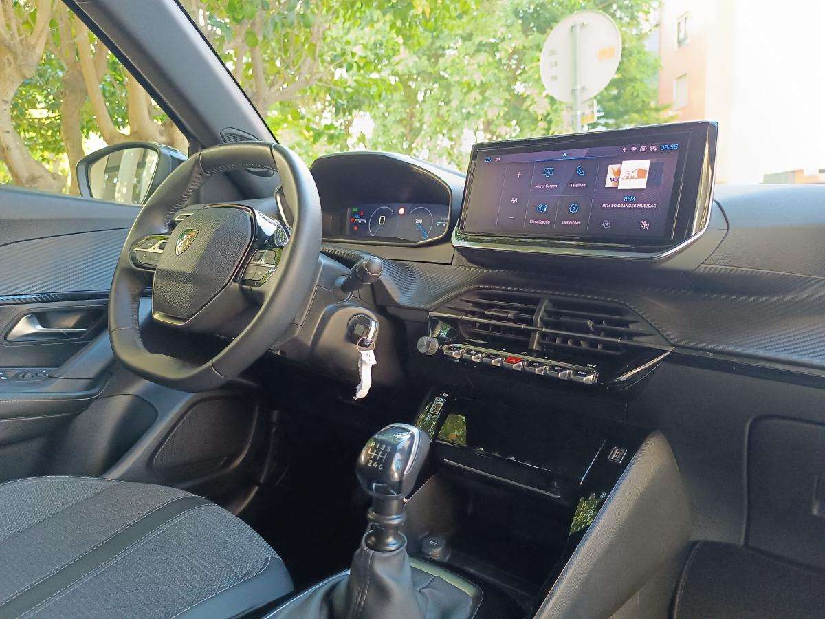 peugeot-2008-2023-gasolina-1199cc