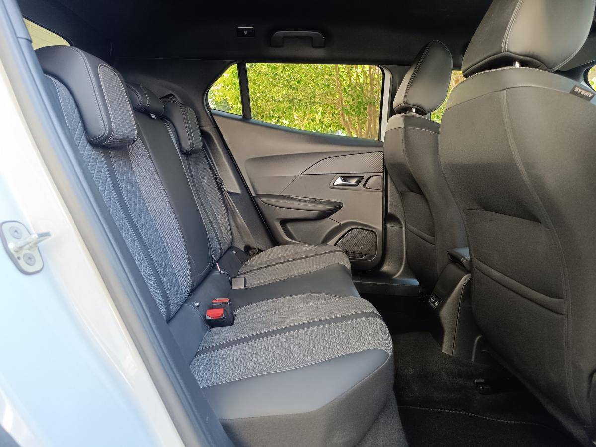 peugeot-2008-2023-gasolina-1199cc
