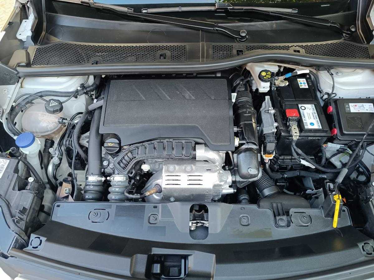 peugeot-2008-2023-gasolina-1199cc