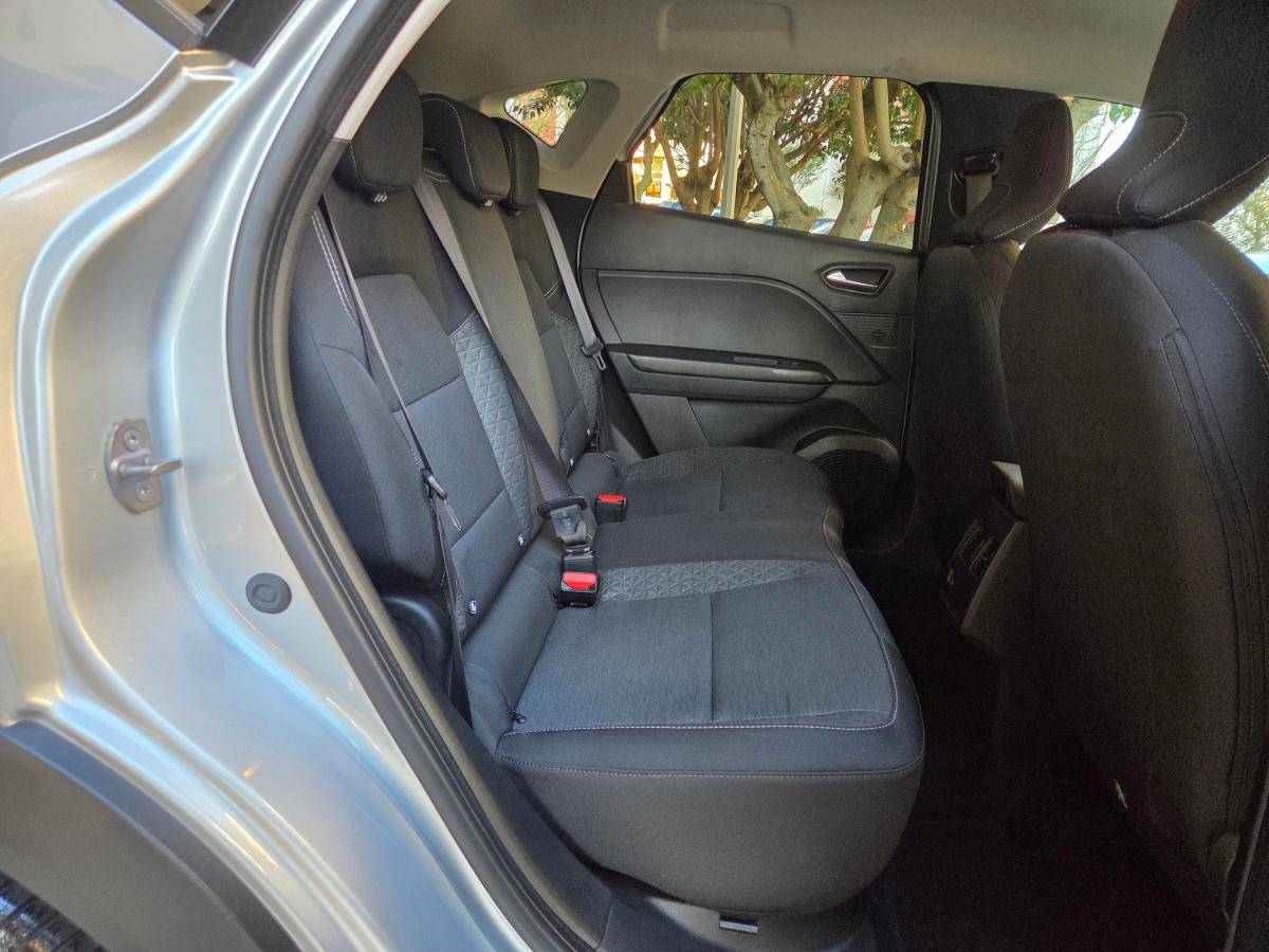 renault-captur-2023-hibrido-a-gasolina-1598cc