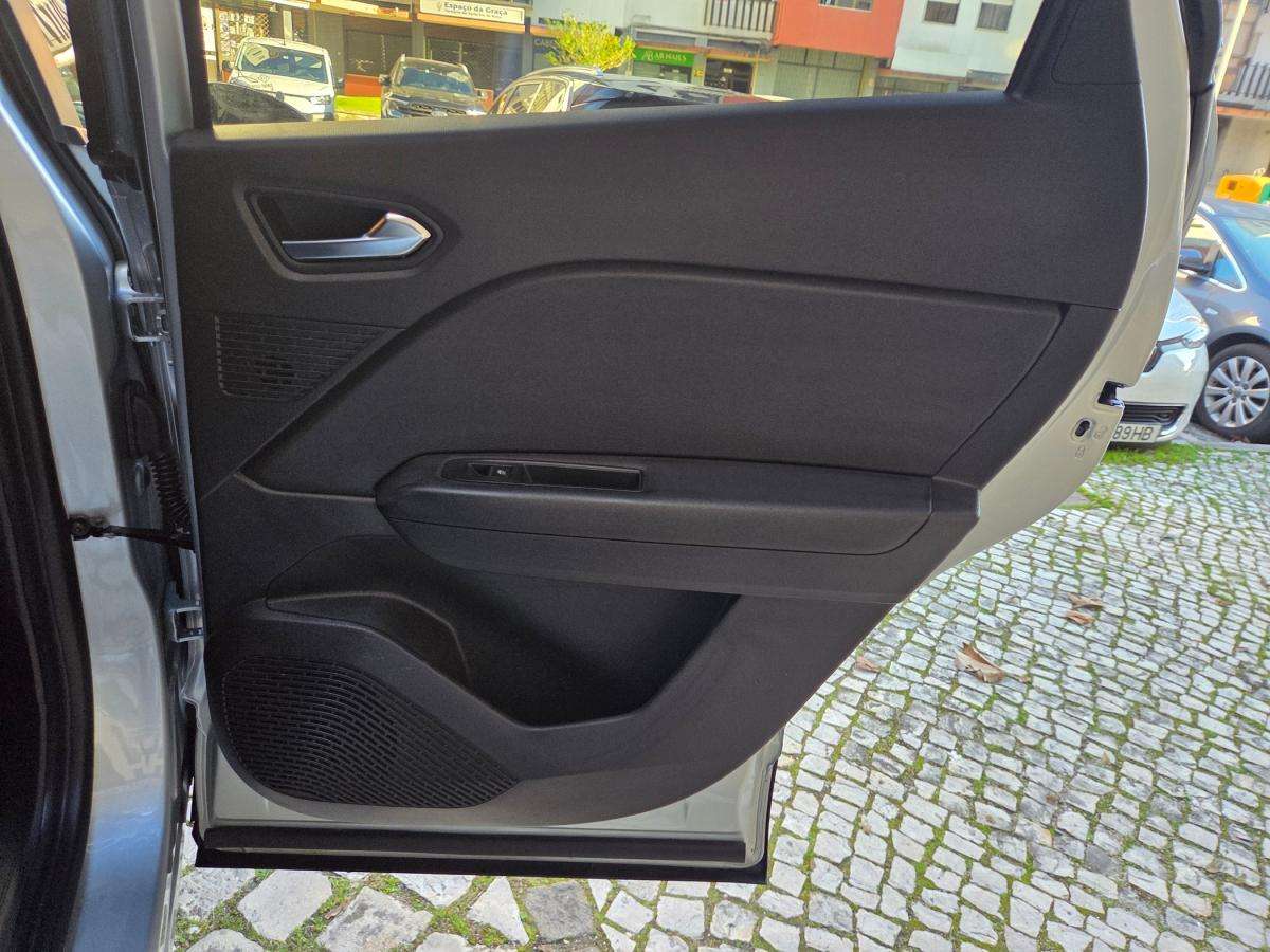 renault-captur-2023-hibrido-a-gasolina-1598cc