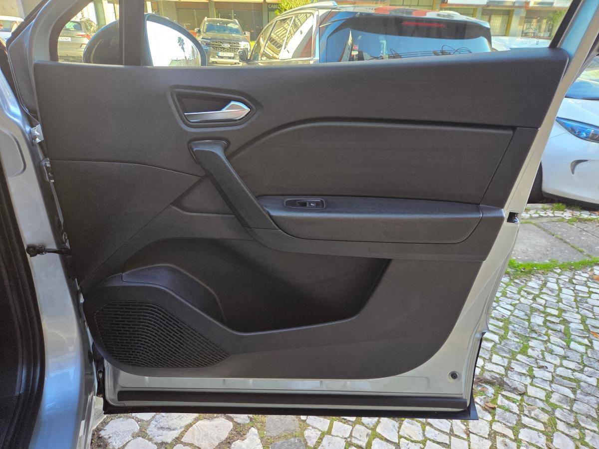 renault-captur-2023-hibrido-a-gasolina-1598cc