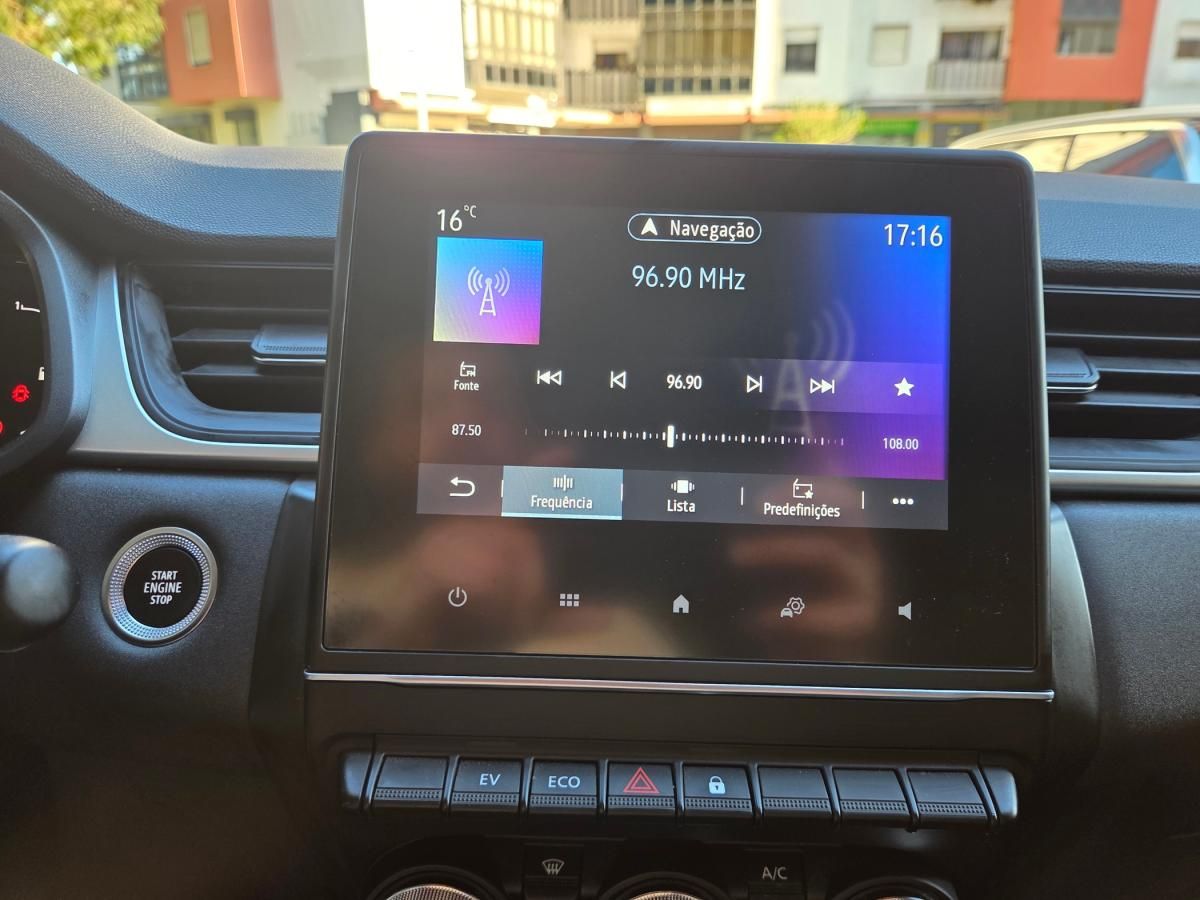 renault-captur-2023-hibrido-a-gasolina-1598cc