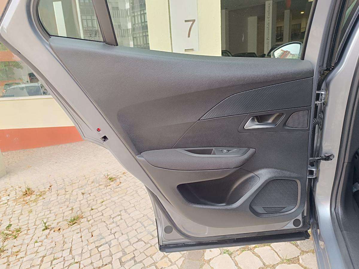 peugeot-2008-2022-gasolina-1199cc