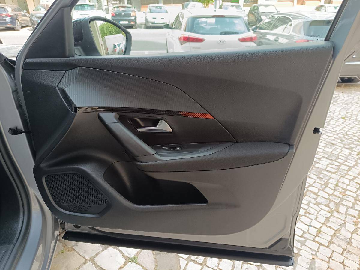 peugeot-2008-2022-gasolina-1199cc