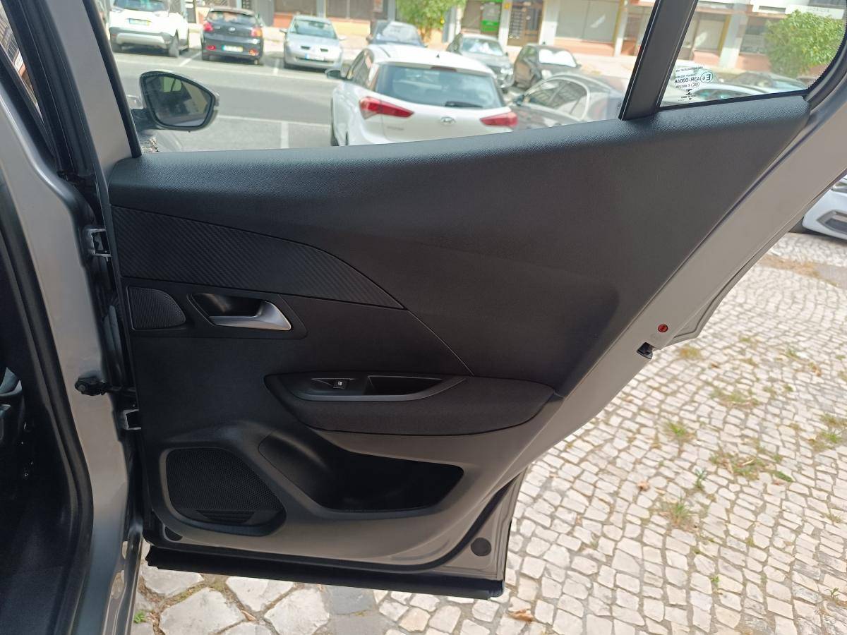 peugeot-2008-2022-gasolina-1199cc