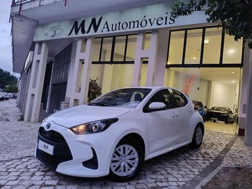 toyota-yaris-2022-hibrido-a-gasolina-1490cc
