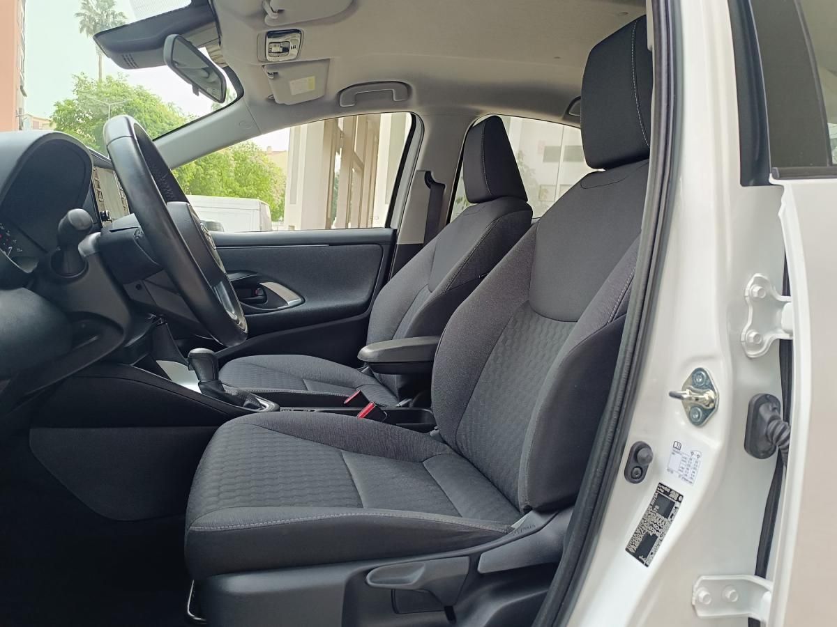 toyota-yaris-2022-hibrido-a-gasolina-1490cc