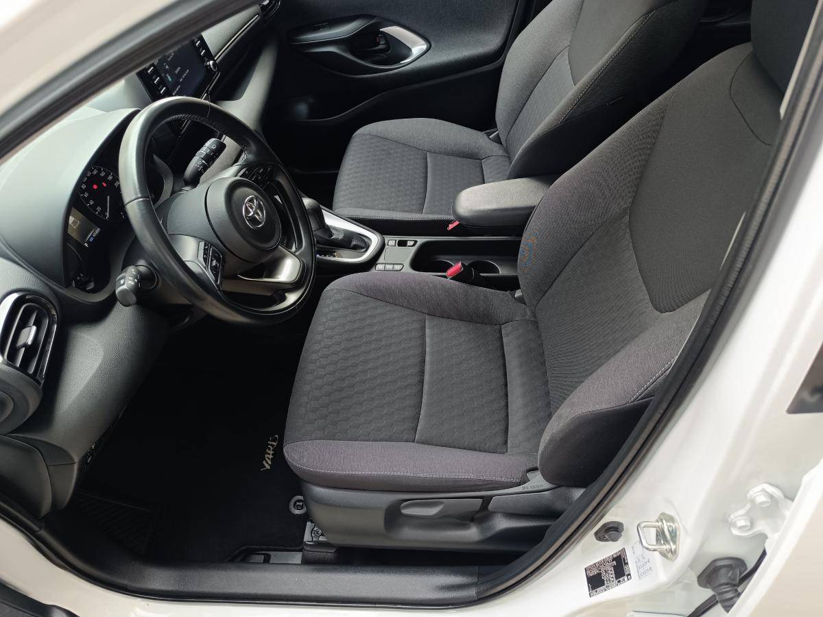 toyota-yaris-2022-hibrido-a-gasolina-1490cc