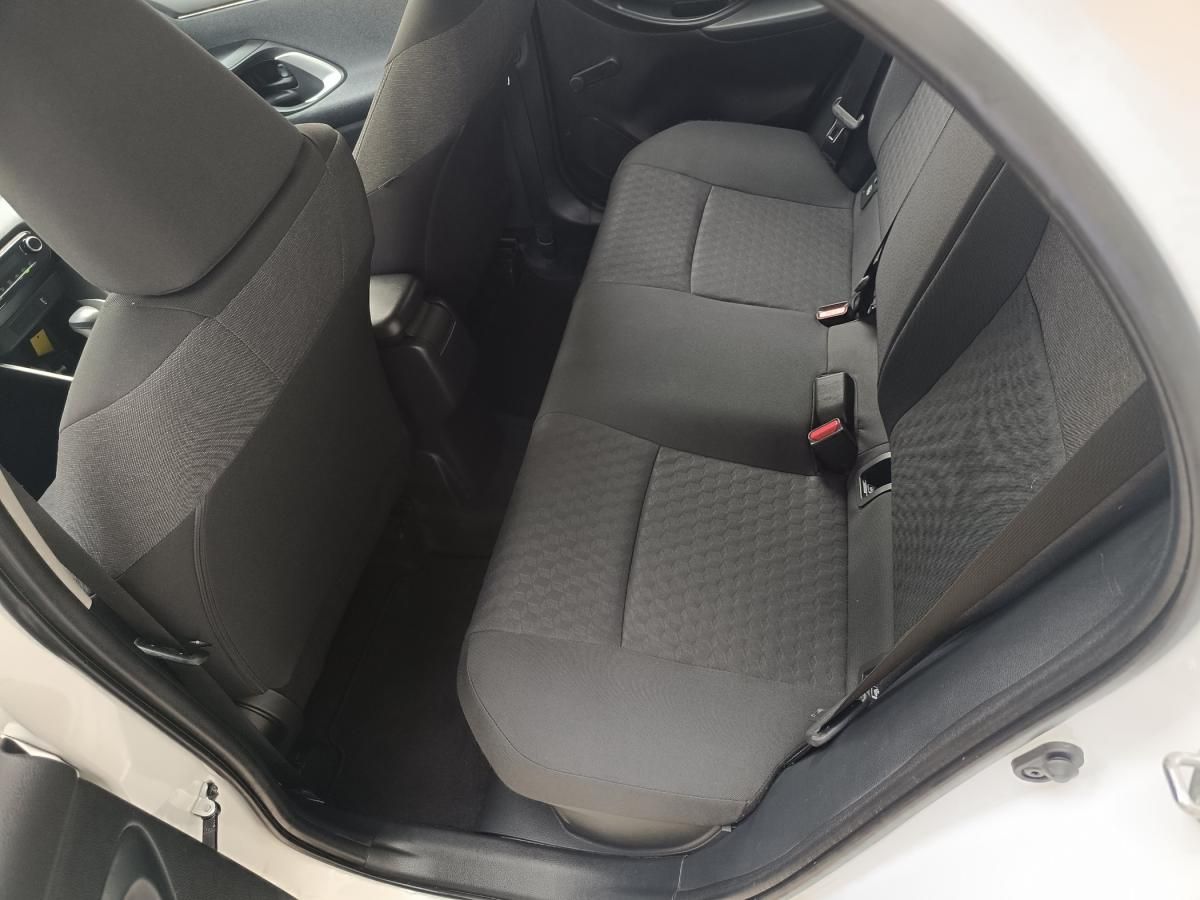 toyota-yaris-2022-hibrido-a-gasolina-1490cc