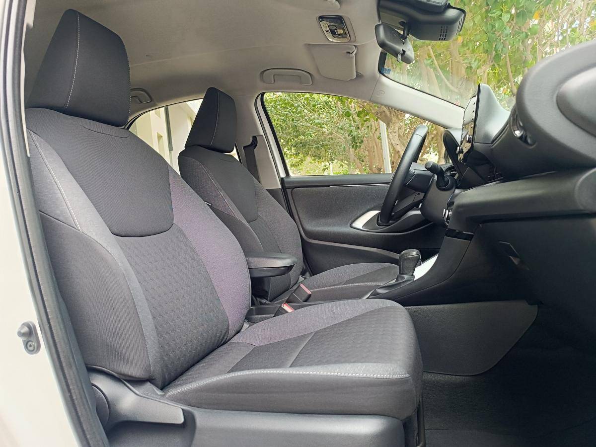 toyota-yaris-2022-hibrido-a-gasolina-1490cc