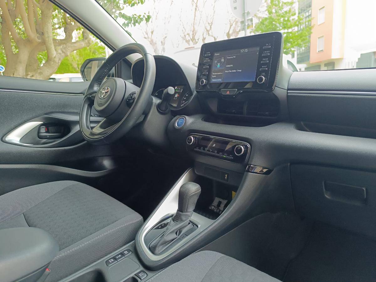 toyota-yaris-2022-hibrido-a-gasolina-1490cc