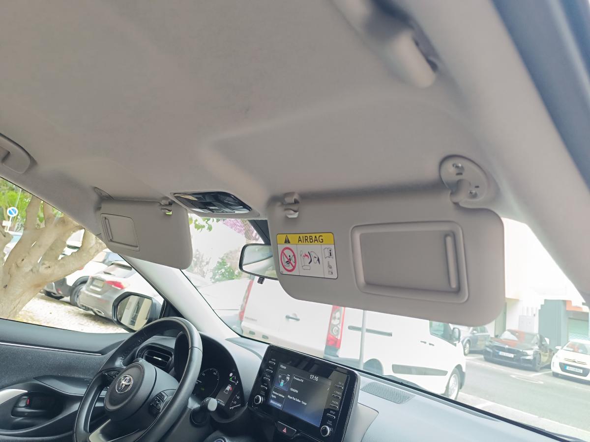 toyota-yaris-2022-hibrido-a-gasolina-1490cc