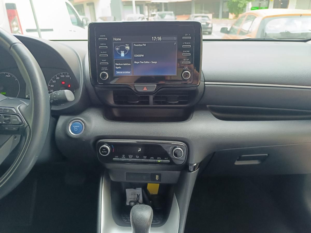 toyota-yaris-2022-hibrido-a-gasolina-1490cc