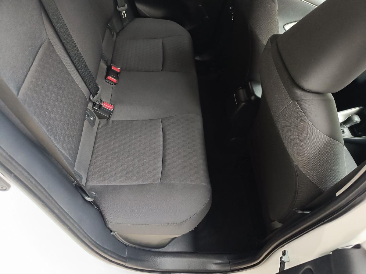toyota-yaris-2022-hibrido-a-gasolina-1490cc