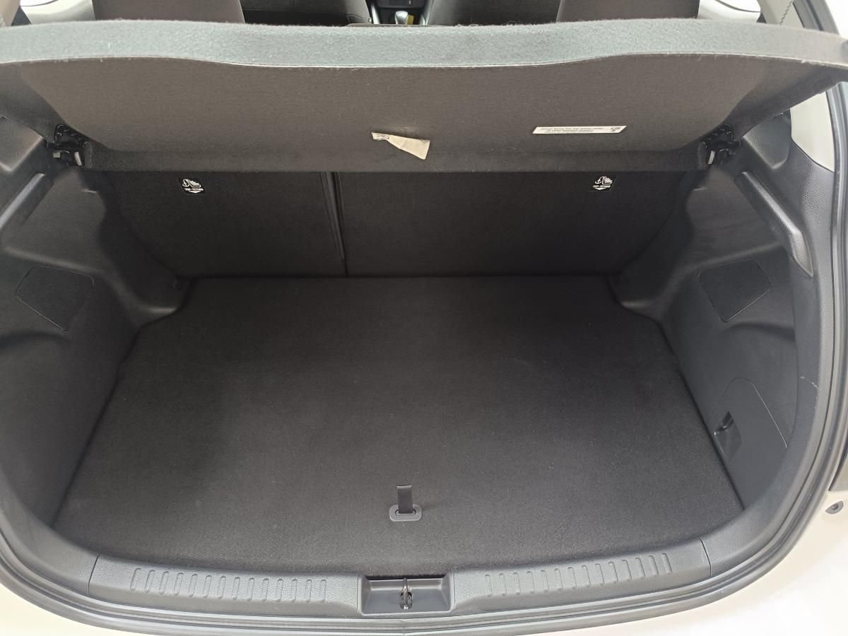 toyota-yaris-2022-hibrido-a-gasolina-1490cc