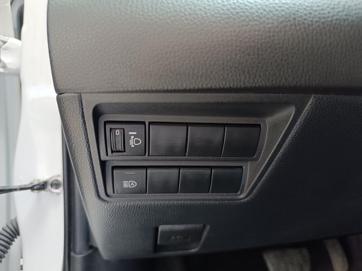 toyota-yaris-2022-hibrido-a-gasolina-1490cc