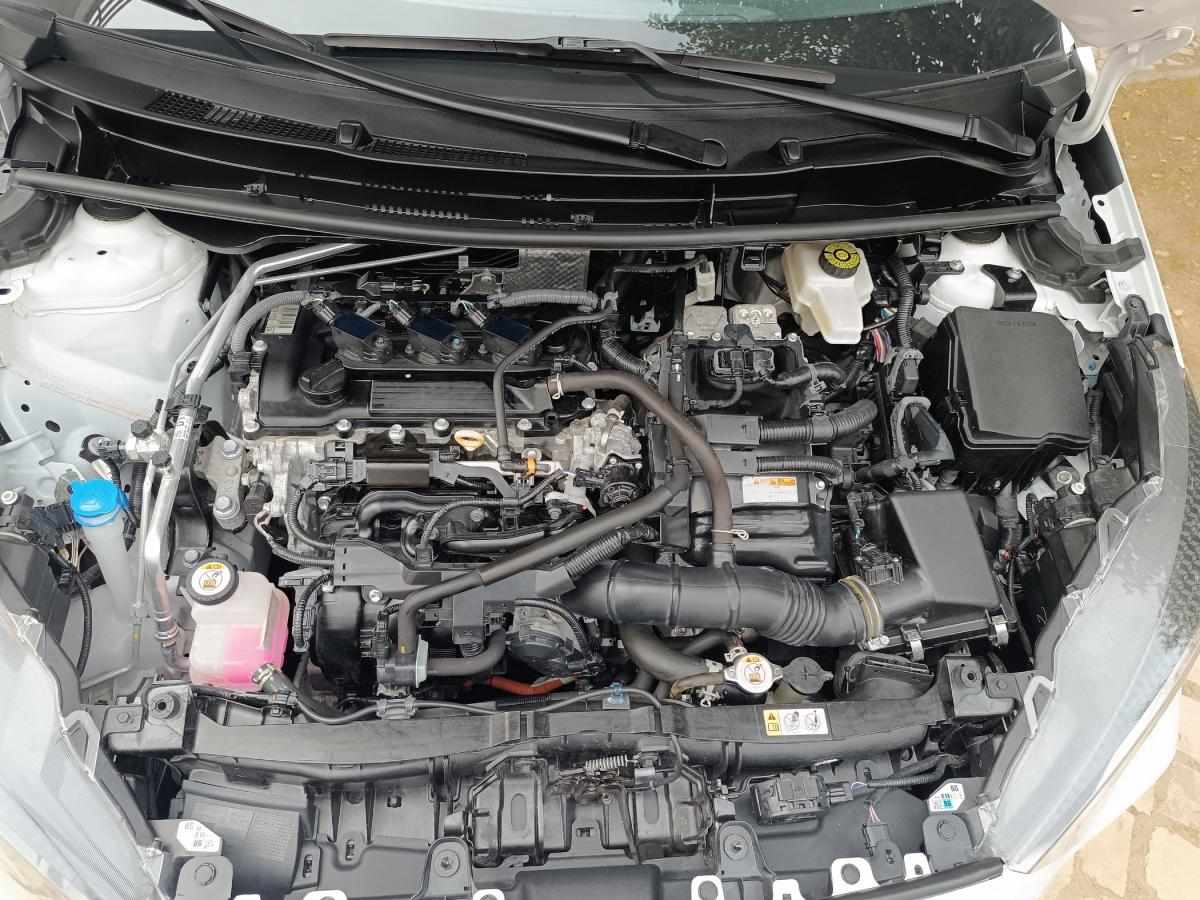 toyota-yaris-2022-hibrido-a-gasolina-1490cc