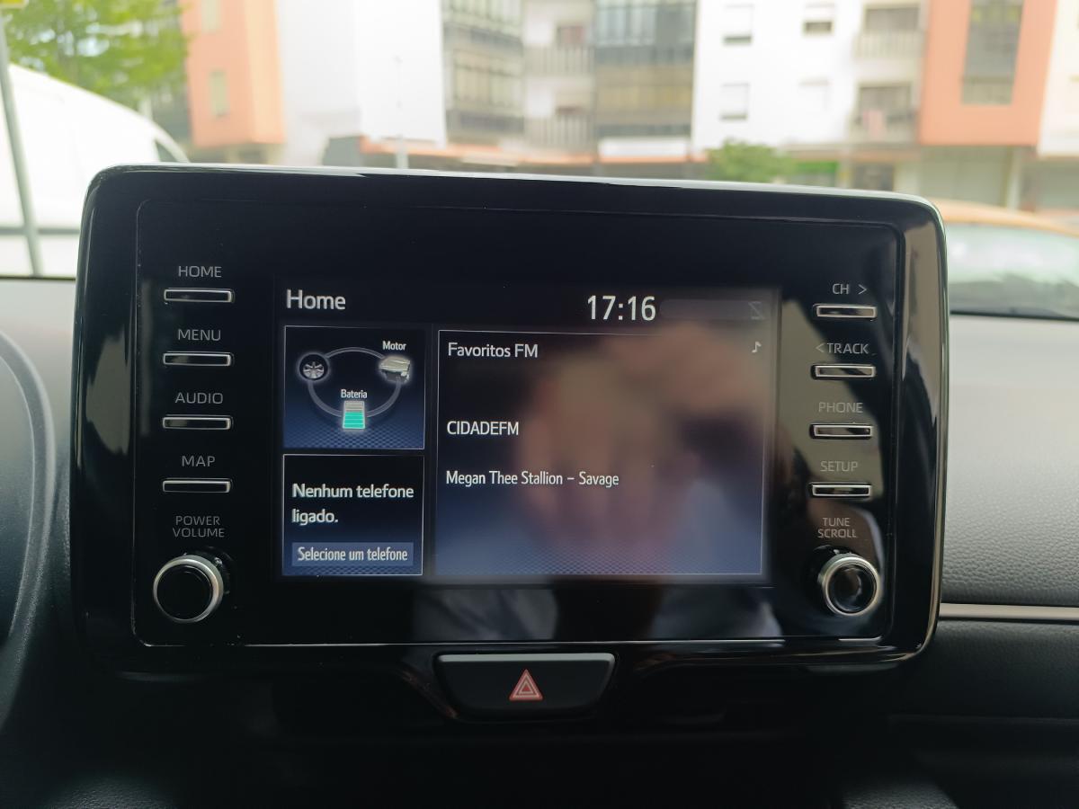 toyota-yaris-2022-hibrido-a-gasolina-1490cc